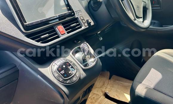 Nunua Mpya Toyota Noah Nyingine Gari ndani ya Kampala nchini Uganda Nunua Mpya Toyota Noah Nyingine Gari ndani ya Kampala nchini Uganda