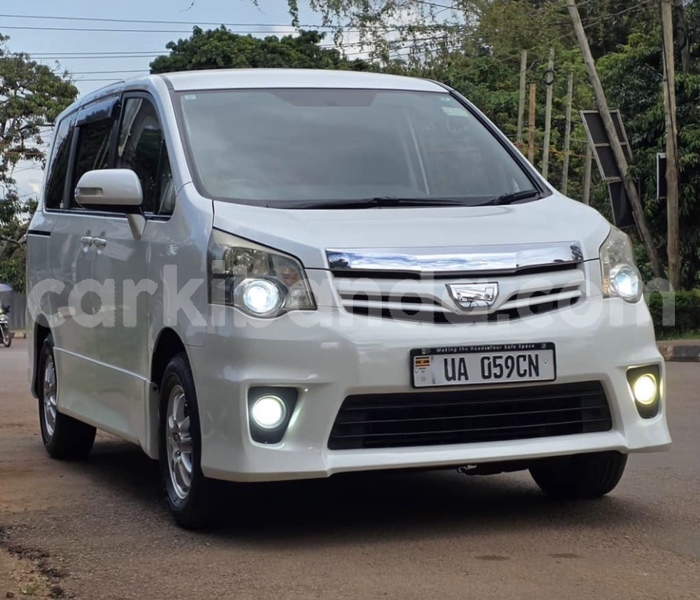 Big with watermark toyota noah uganda kampala 25573