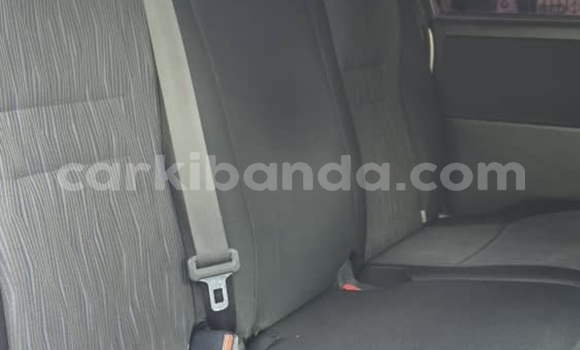 Nunua Mpya Toyota Noah Nyeupe Gari ndani ya Kampala nchini Uganda Nunua Mpya Toyota Noah Nyeupe Gari ndani ya Kampala nchini Uganda
