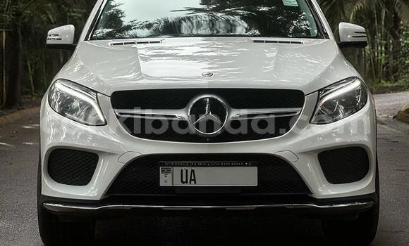 Nunua Mpya Mercedes‒Benz GLE Coupe Nyeupe Gari ndani ya Kampala nchini Uganda Nunua Mpya Mercedes‒Benz GLE Coupe Nyeupe Gari ndani ya Kampala nchini Uganda