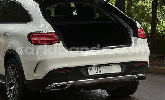 Nunua Mpya Mercedes‒Benz GLE Coupe Nyeupe Gari ndani ya Kampala nchini Uganda Nunua Mpya Mercedes‒Benz GLE Coupe Nyeupe Gari ndani ya Kampala nchini Uganda