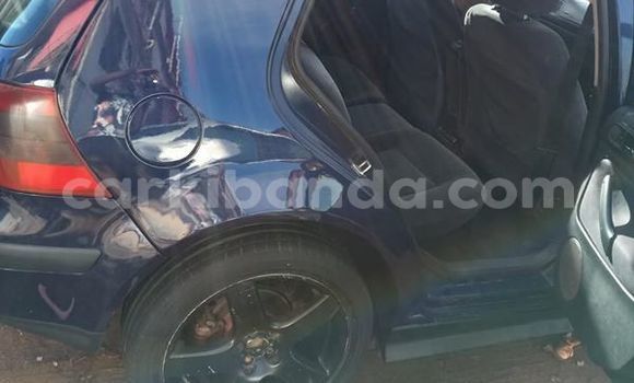 Gura Yakoze Volkswagen Golf Blue Imodoka i Kampala mu Uganda Gura Yakoze Volkswagen Golf Blue Imodoka i Kampala mu Uganda