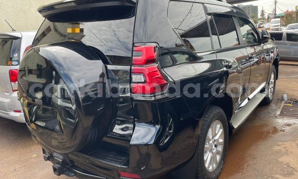Nunua Mpya Toyota Land Cruiser Prado Nyeusi Gari ndani ya Kampala nchini Uganda Nunua Mpya Toyota Land Cruiser Prado Nyeusi Gari ndani ya Kampala nchini Uganda