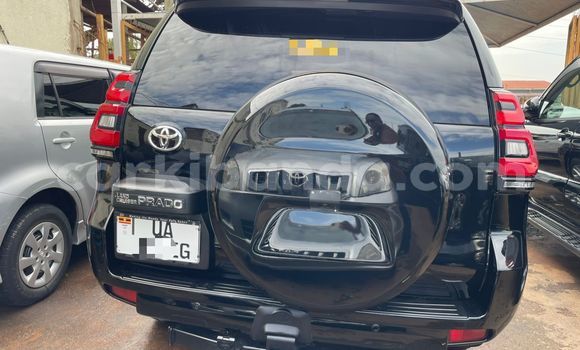 Nunua Mpya Toyota Land Cruiser Prado Nyeusi Gari ndani ya Kampala nchini Uganda Nunua Mpya Toyota Land Cruiser Prado Nyeusi Gari ndani ya Kampala nchini Uganda