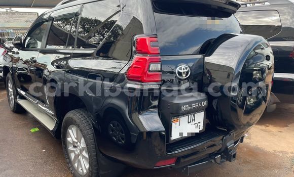 Nunua Mpya Toyota Land Cruiser Prado Nyeusi Gari ndani ya Kampala nchini Uganda Nunua Mpya Toyota Land Cruiser Prado Nyeusi Gari ndani ya Kampala nchini Uganda