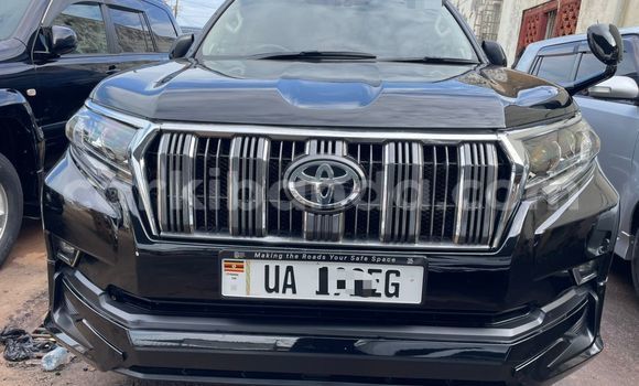 Nunua Mpya Toyota Land Cruiser Prado Nyeusi Gari ndani ya Kampala nchini Uganda Nunua Mpya Toyota Land Cruiser Prado Nyeusi Gari ndani ya Kampala nchini Uganda