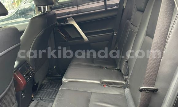 Nunua Mpya Toyota Land Cruiser Prado Nyeusi Gari ndani ya Kampala nchini Uganda Nunua Mpya Toyota Land Cruiser Prado Nyeusi Gari ndani ya Kampala nchini Uganda