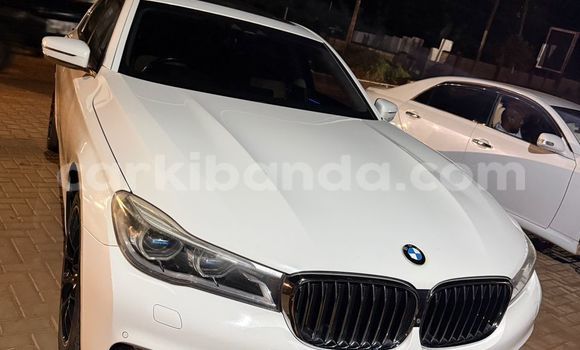Nunua Mpya BMW 7-Series Nyeupe Gari ndani ya Kampala nchini Uganda