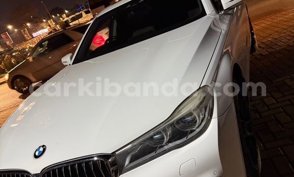 Nunua Mpya BMW 7-Series Nyeupe Gari ndani ya Kampala nchini Uganda Nunua Mpya BMW 7-Series Nyeupe Gari ndani ya Kampala nchini Uganda