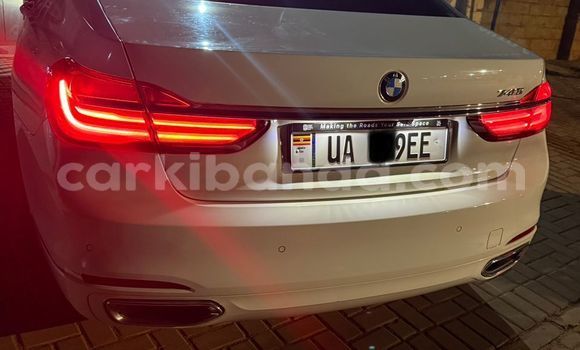 Nunua Mpya BMW 7-Series Nyeupe Gari ndani ya Kampala nchini Uganda Nunua Mpya BMW 7-Series Nyeupe Gari ndani ya Kampala nchini Uganda