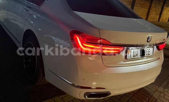 Nunua Mpya BMW 7-Series Nyeupe Gari ndani ya Kampala nchini Uganda Nunua Mpya BMW 7-Series Nyeupe Gari ndani ya Kampala nchini Uganda