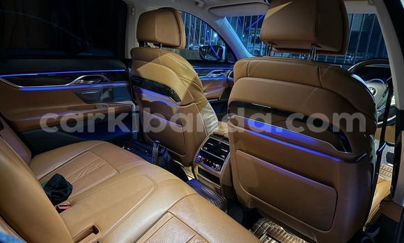 Nunua Mpya BMW 7-Series Nyeupe Gari ndani ya Kampala nchini Uganda Nunua Mpya BMW 7-Series Nyeupe Gari ndani ya Kampala nchini Uganda