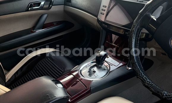 Nunua Ilio tumika Toyota Mark X Nyeupe Gari ndani ya Kampala nchini Uganda Nunua Ilio tumika Toyota Mark X Nyeupe Gari ndani ya Kampala nchini Uganda