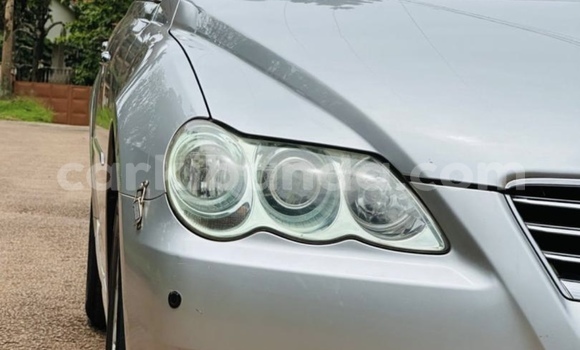 Nunua Ilio tumika Toyota Mark X Fedha Gari ndani ya Kampala nchini Uganda Nunua Ilio tumika Toyota Mark X Fedha Gari ndani ya Kampala nchini Uganda