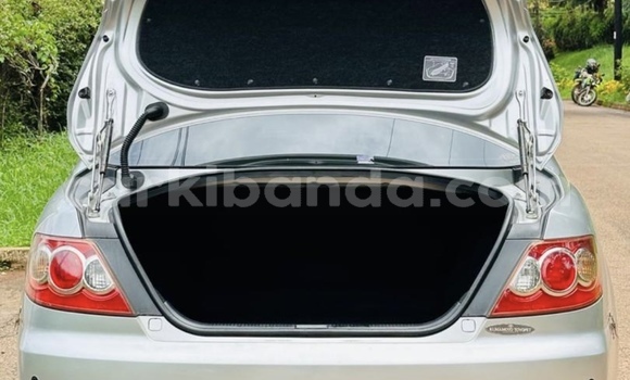 Nunua Ilio tumika Toyota Mark X Fedha Gari ndani ya Kampala nchini Uganda Nunua Ilio tumika Toyota Mark X Fedha Gari ndani ya Kampala nchini Uganda