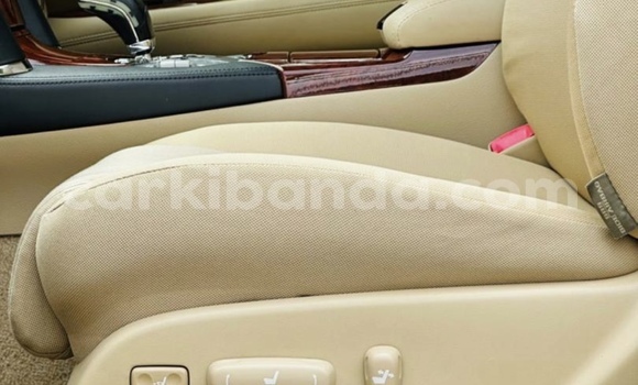 Nunua Ilio tumika Toyota Mark X Fedha Gari ndani ya Kampala nchini Uganda Nunua Ilio tumika Toyota Mark X Fedha Gari ndani ya Kampala nchini Uganda