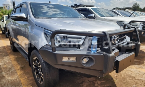 Acheter Neuf Voiture Toyota Hiluxe Revo Gris à Kalangala, Central Acheter Neuf Voiture Toyota Hiluxe Revo Gris à Kalangala, Central