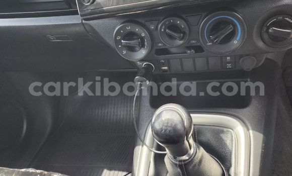 Acheter Neuf Voiture Toyota Hiluxe Revo Gris à Kalangala, Central Acheter Neuf Voiture Toyota Hiluxe Revo Gris à Kalangala, Central