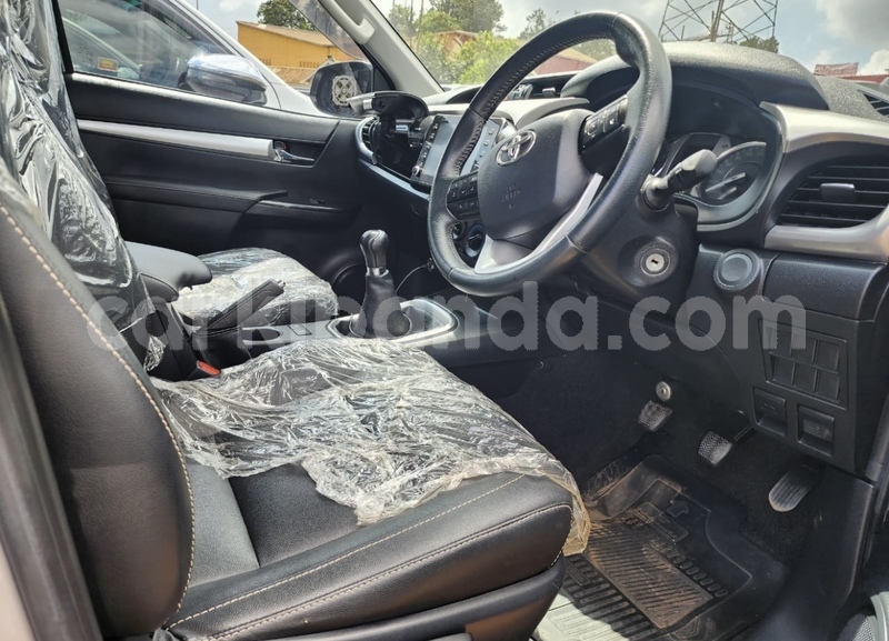 Big with watermark toyota hiluxe revo central kalangala 25585