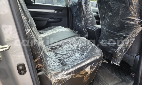 Acheter Neuf Voiture Toyota Hiluxe Revo Gris à Kalangala, Central Acheter Neuf Voiture Toyota Hiluxe Revo Gris à Kalangala, Central