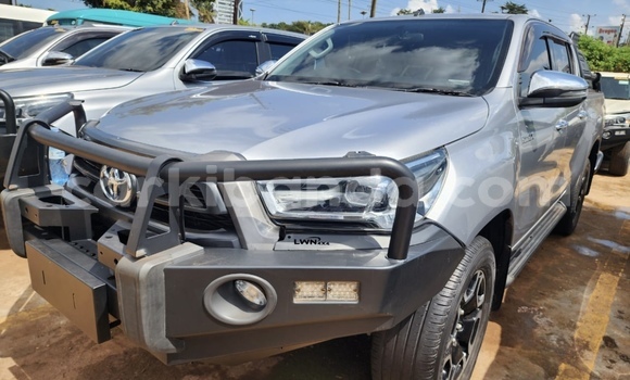 Acheter Neuf Voiture Toyota Hiluxe Revo Gris à Kalangala, Central Acheter Neuf Voiture Toyota Hiluxe Revo Gris à Kalangala, Central