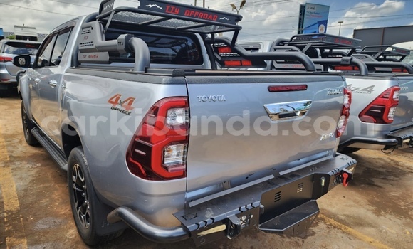 Acheter Neuf Voiture Toyota Hiluxe Revo Gris à Kalangala, Central Acheter Neuf Voiture Toyota Hiluxe Revo Gris à Kalangala, Central