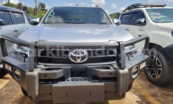 Acheter Neuf Voiture Toyota Hiluxe Revo Gris à Kalangala, Central Acheter Neuf Voiture Toyota Hiluxe Revo Gris à Kalangala, Central