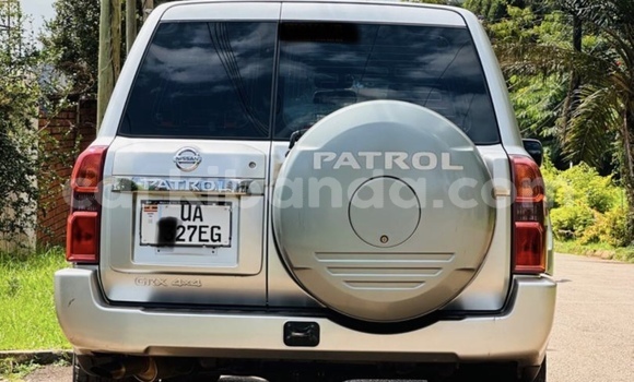 Nunua Mpya Nissan Patrol Fedha Gari ndani ya Kampala nchini Uganda Nunua Mpya Nissan Patrol Fedha Gari ndani ya Kampala nchini Uganda