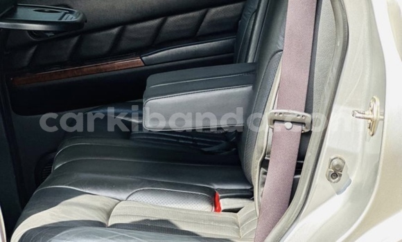Nunua Mpya Nissan Patrol Fedha Gari ndani ya Kampala nchini Uganda Nunua Mpya Nissan Patrol Fedha Gari ndani ya Kampala nchini Uganda