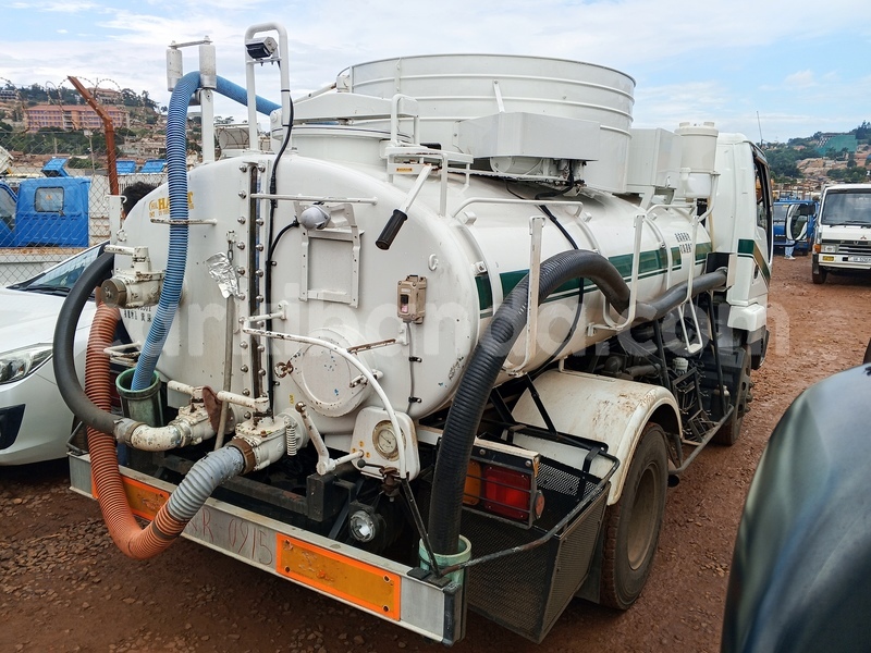 Big with watermark isuzu bighorn uganda kampala 25597