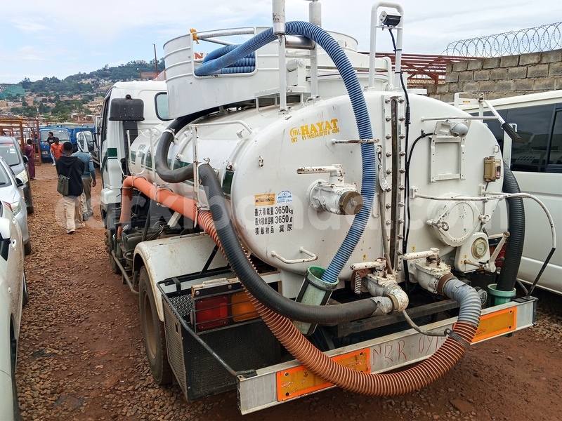 Big with watermark isuzu bighorn uganda kampala 25597