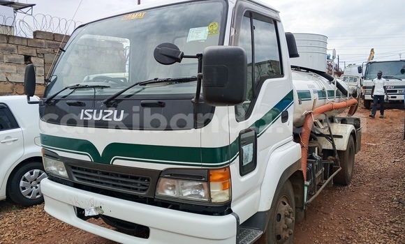 Buy Import Isuzu Bighorn White Truck in Kampala in Uganda Buy Import Isuzu Bighorn White Truck in Kampala in Uganda