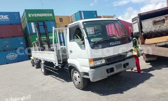 Buy Import Isuzu FTR 850 White Truck in Kampala in Uganda Buy Import Isuzu FTR 850 White Truck in Kampala in Uganda