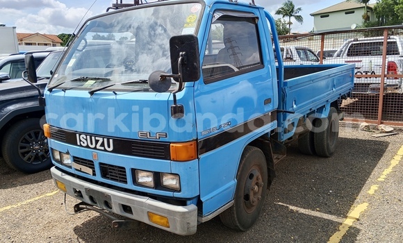Buy Import Isuzu FTR 850 Blue Truck in Kampala in Uganda Buy Import Isuzu FTR 850 Blue Truck in Kampala in Uganda