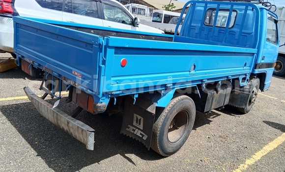 Buy Import Isuzu FTR 850 Blue Truck in Kampala in Uganda Buy Import Isuzu FTR 850 Blue Truck in Kampala in Uganda