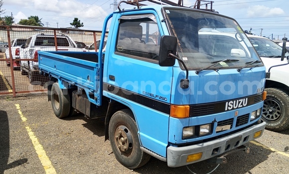Buy Import Isuzu FTR 850 Blue Truck in Kampala in Uganda Buy Import Isuzu FTR 850 Blue Truck in Kampala in Uganda