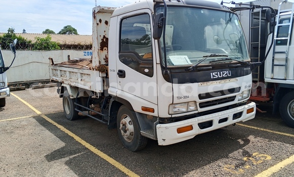 Buy Import Isuzu Bighorn White Truck in Kampala in Uganda Buy Import Isuzu Bighorn White Truck in Kampala in Uganda