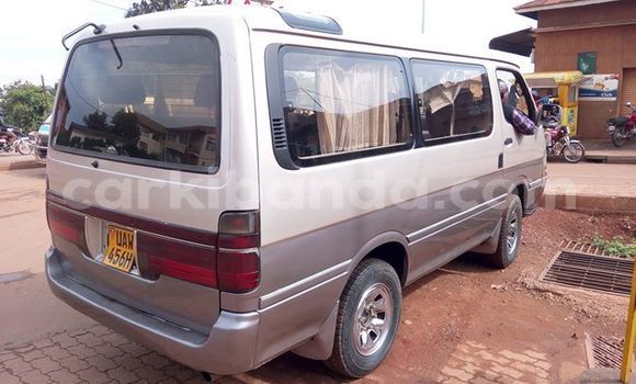Acheter Occasion Voiture Toyota Hiace Gris à Kampala, Ouganda Acheter Occasion Voiture Toyota Hiace Gris à Kampala, Ouganda