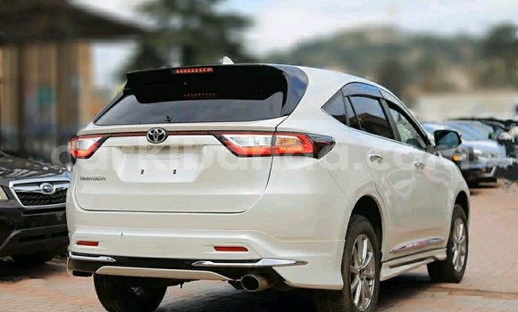 Buy Used Toyota Harrier White Car in Kampala in Uganda Buy Used Toyota Harrier White Car in Kampala in Uganda