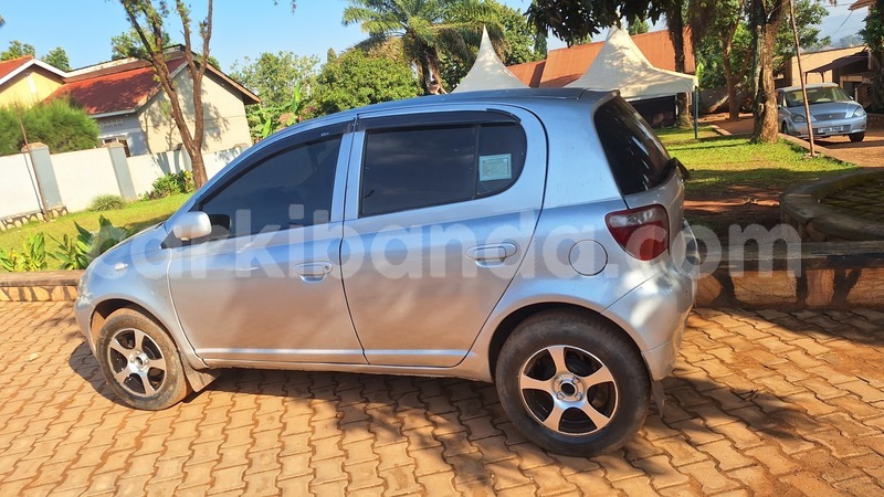 Big with watermark toyota vitz uganda kibuye 25605