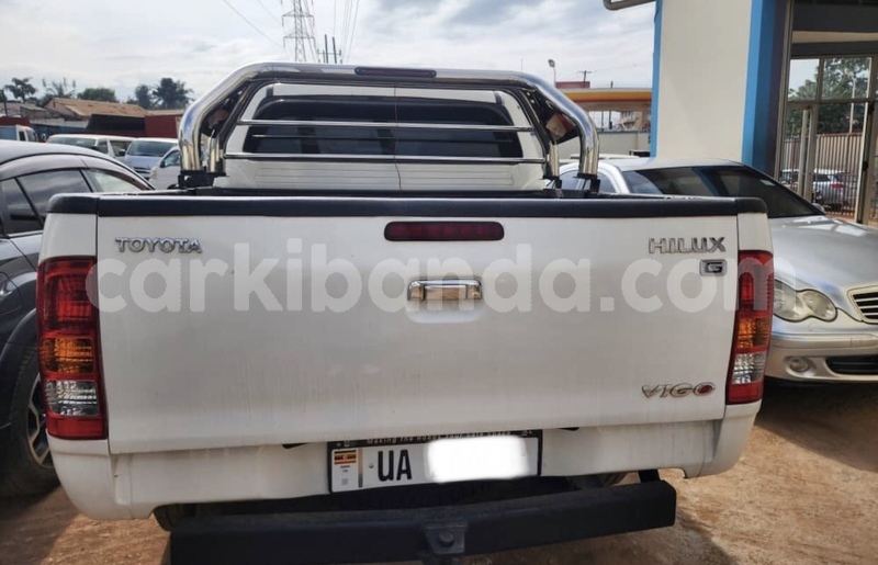 Big with watermark toyota hiluxe vigo uganda kampala 25606