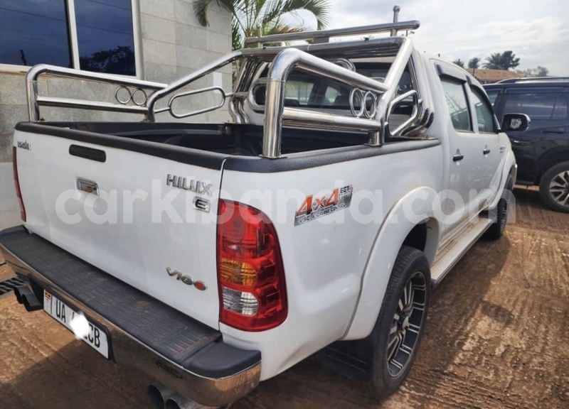 Big with watermark toyota hiluxe vigo uganda kampala 25606