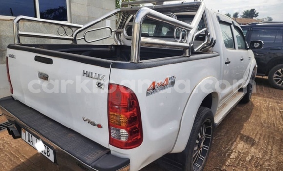 Nunua Mpya Toyota Hiluxe VIGO Nyeupe Gari ndani ya Kampala nchini Uganda Nunua Mpya Toyota Hiluxe VIGO Nyeupe Gari ndani ya Kampala nchini Uganda