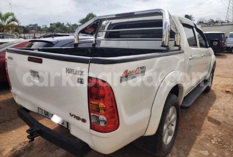 Big with watermark toyota hiluxe vigo uganda kampala 25606