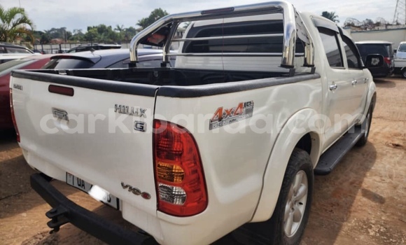 Nunua Mpya Toyota Hiluxe VIGO Nyeupe Gari ndani ya Kampala nchini Uganda Nunua Mpya Toyota Hiluxe VIGO Nyeupe Gari ndani ya Kampala nchini Uganda