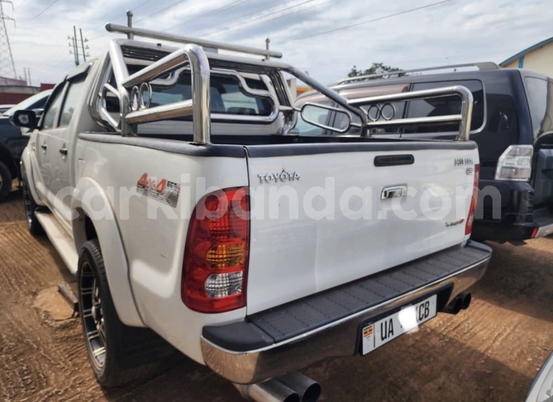 Big with watermark toyota hiluxe vigo uganda kampala 25606