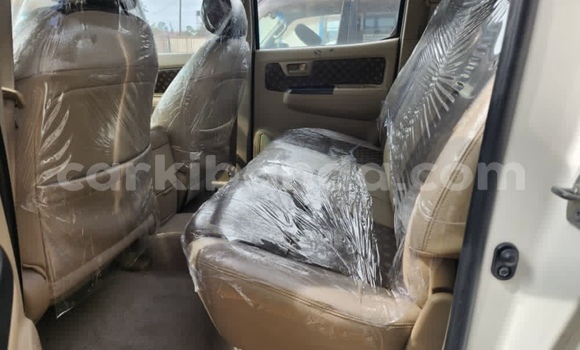 Nunua Mpya Toyota Hiluxe VIGO Nyeupe Gari ndani ya Kampala nchini Uganda Nunua Mpya Toyota Hiluxe VIGO Nyeupe Gari ndani ya Kampala nchini Uganda