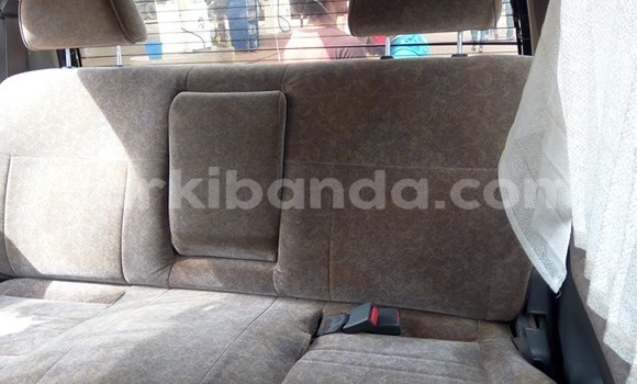 Acheter Occasion Voiture Toyota Hiace Gris à Kampala, Ouganda Acheter Occasion Voiture Toyota Hiace Gris à Kampala, Ouganda