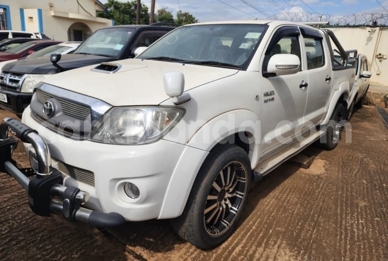 Big with watermark toyota hiluxe vigo uganda kampala 25606