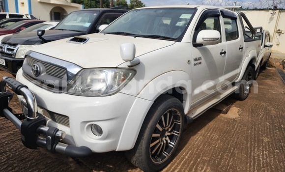 Nunua Mpya Toyota Hiluxe VIGO Nyeupe Gari ndani ya Kampala nchini Uganda Nunua Mpya Toyota Hiluxe VIGO Nyeupe Gari ndani ya Kampala nchini Uganda